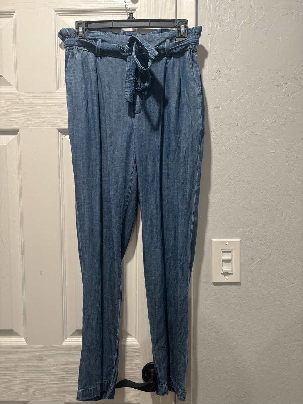 Calvin Klein Chambray Jogger Pants Womens Size 2 Blue High Rise Tie Waist